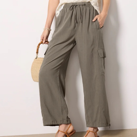 Splendid Pants Jumpsuits Splendid Kaia Cargo Pant In Olive